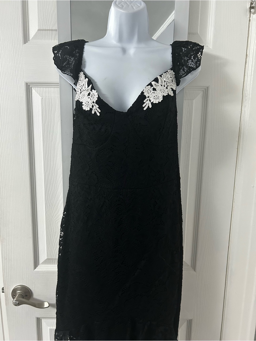 VENUS Black Top with White Brand Logo